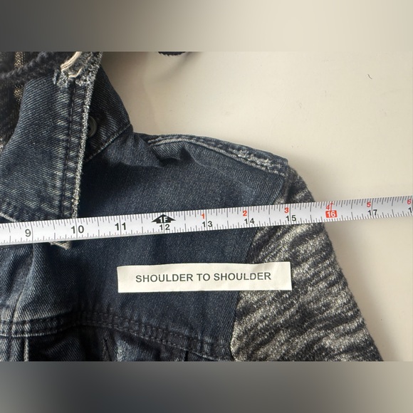 Free People Denim Jacket Blue Knit Sleeve Hooded Distressed Jean Women's XS - Picture 9 of 13